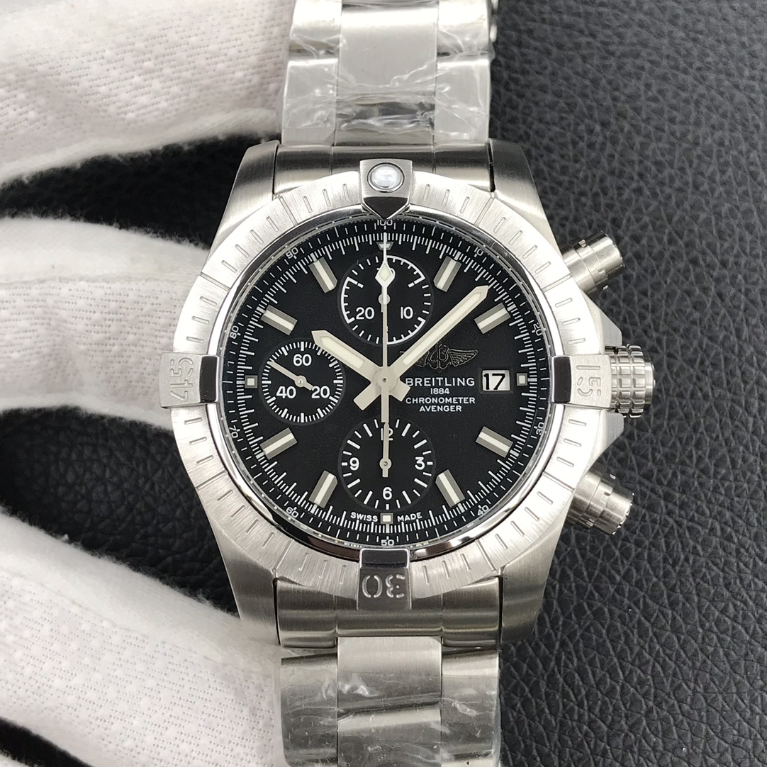 Breitling Avenger Chronograph 43