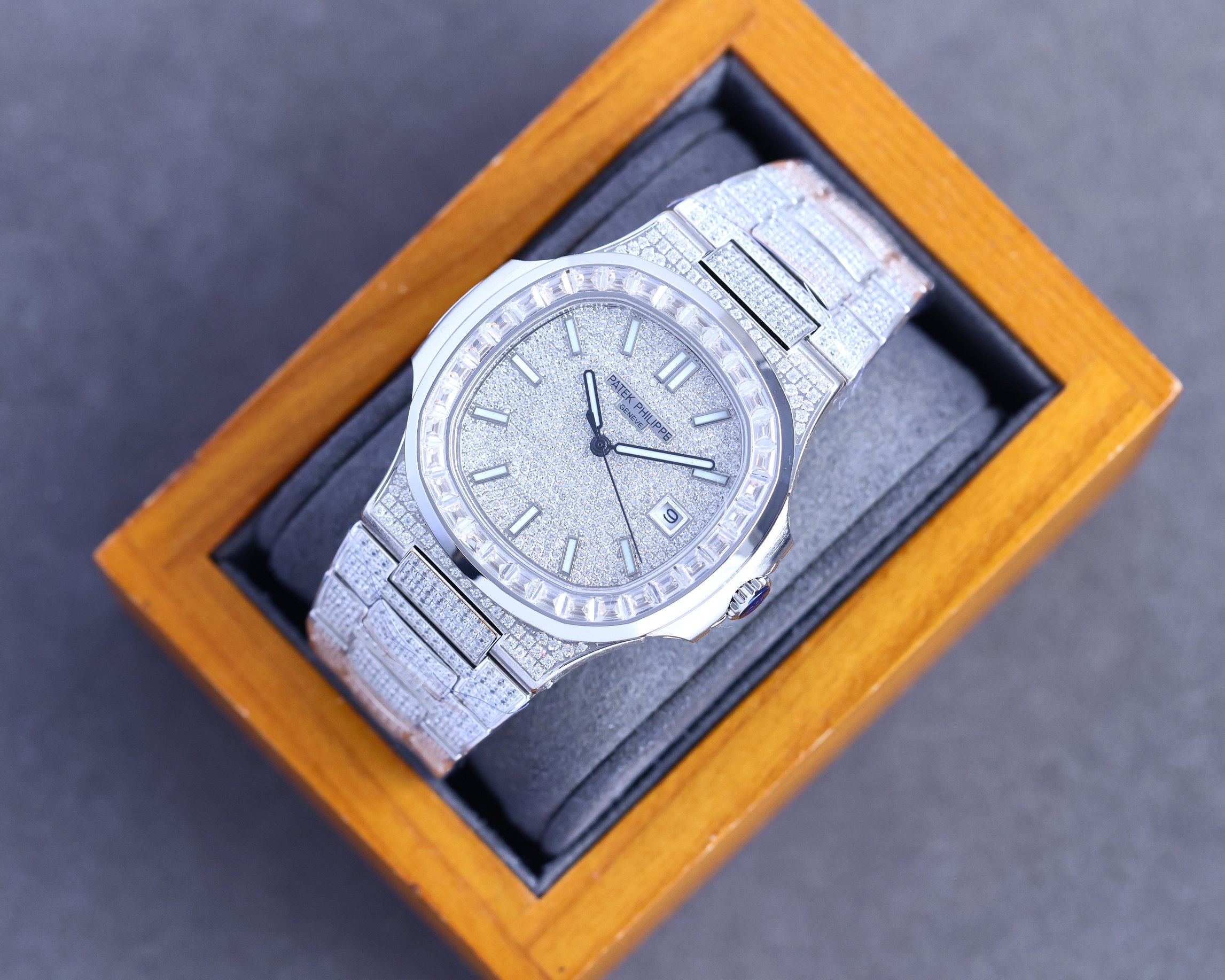 Patek Philippe: 166356