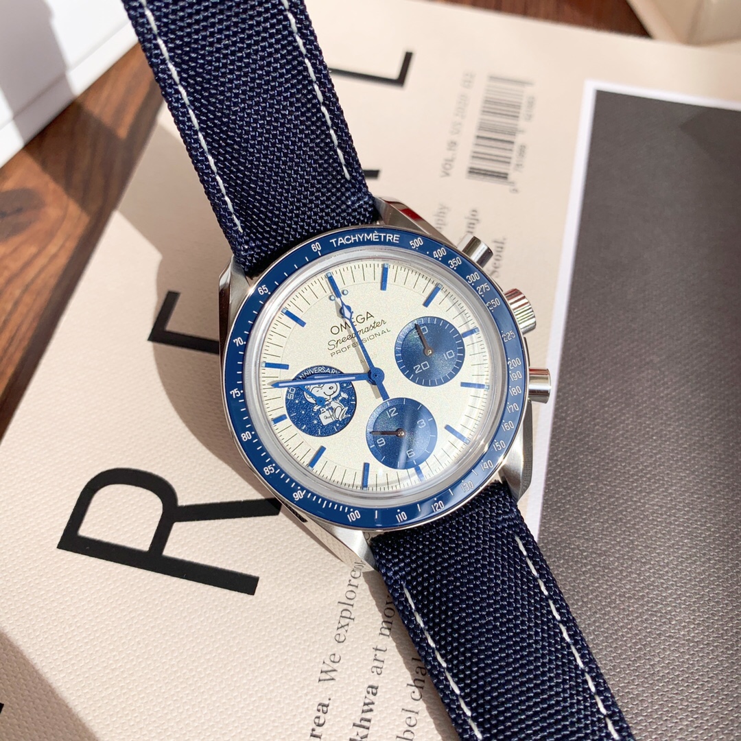 OMEGA SPEEDMASTER 86110watch