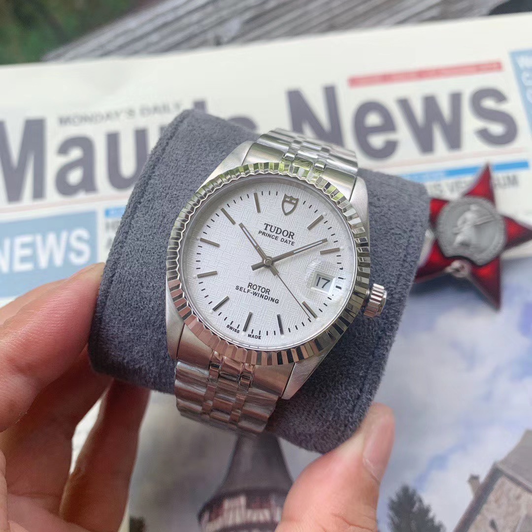 The little prince Tudor-TUDOR Swiss machine