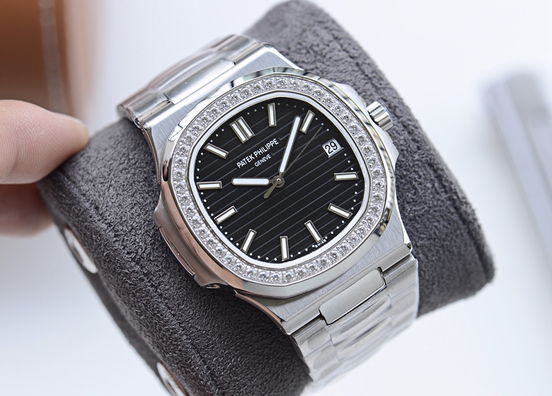 Patek Philippe. Elegant Sports Series 5711