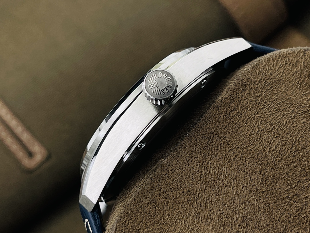 Longines SPIRIT forerunner series L3.810.4.73.6