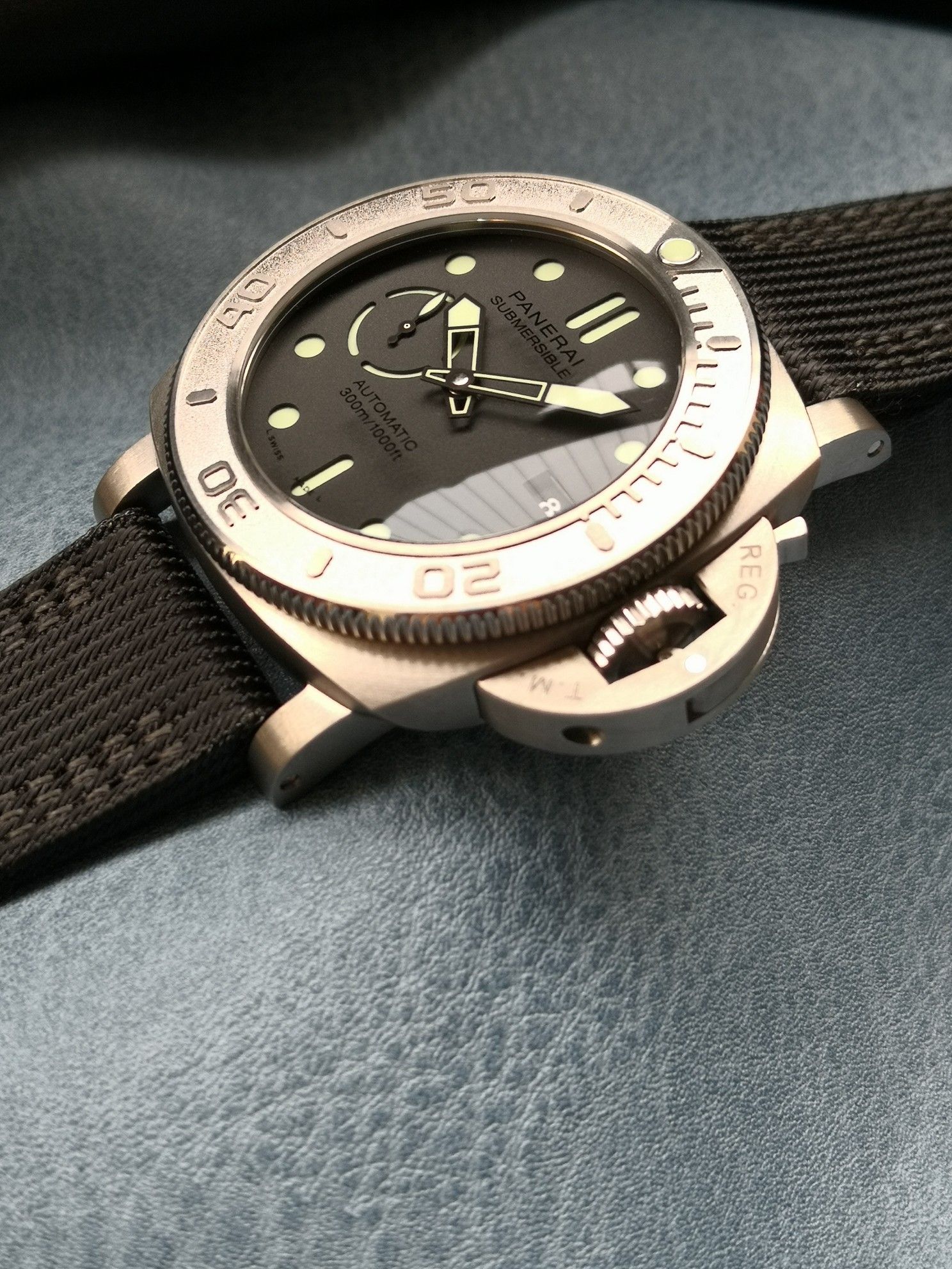 Panerai SUBMERSIBLE Stealth Series PAM00984 watch