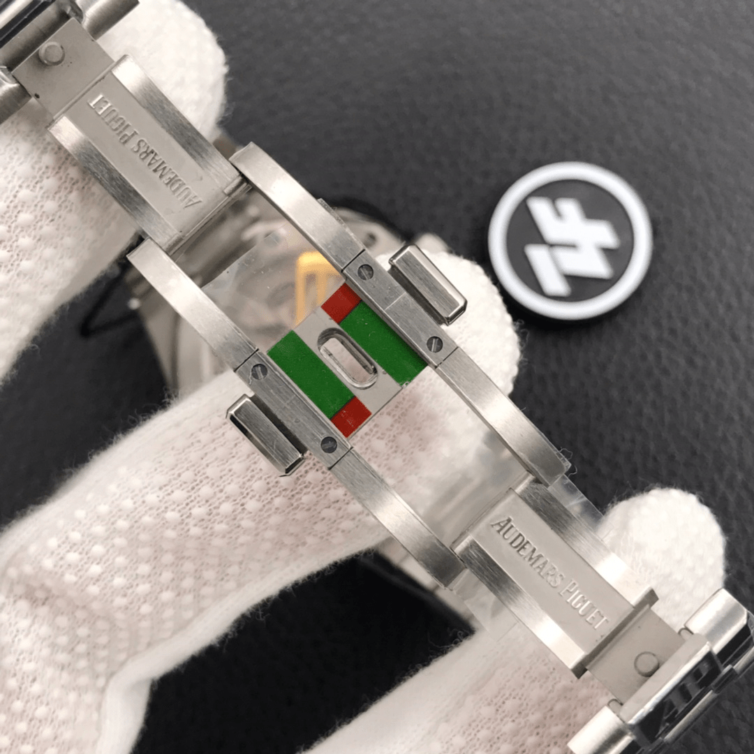 Audemars Piguet Royal Oak 15500V2