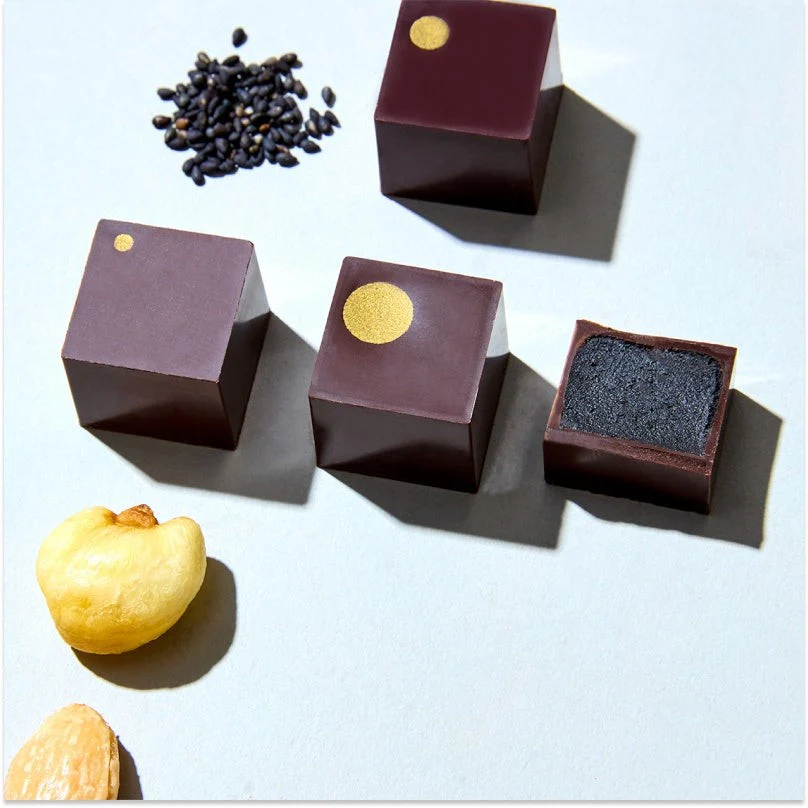 Giftwrapped Single-Origin Praliné Collection