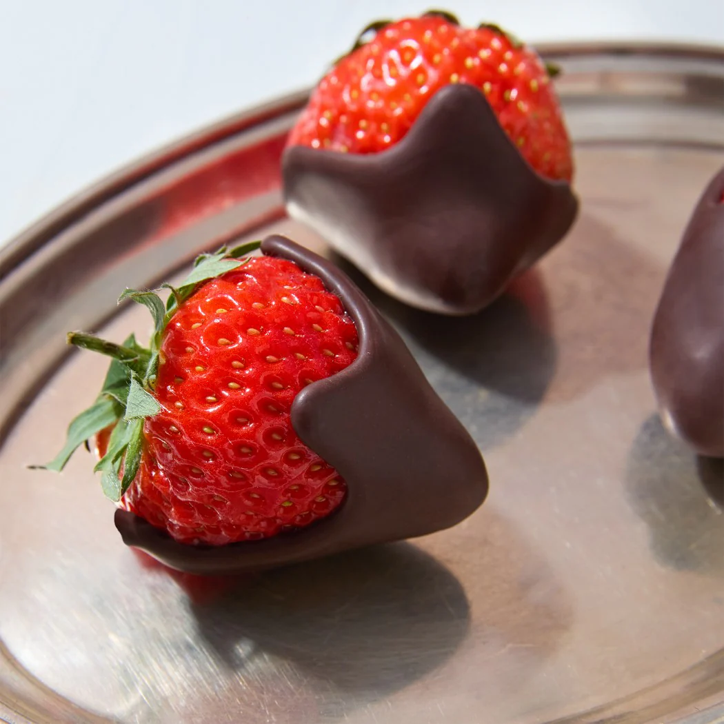 Chocolate-Drizzled Berries
