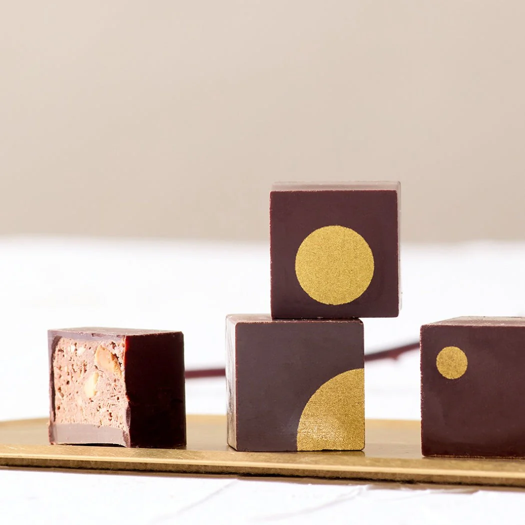 Giftwrapped Single-Origin Praliné Collection