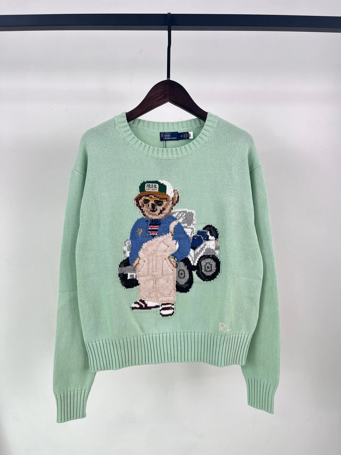 Ralph Laur** Bear Heavy Embroidery RL Round Neck Knit Pullover Top Porcelain Green
