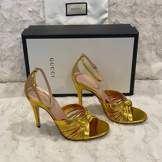 Gu* high heels