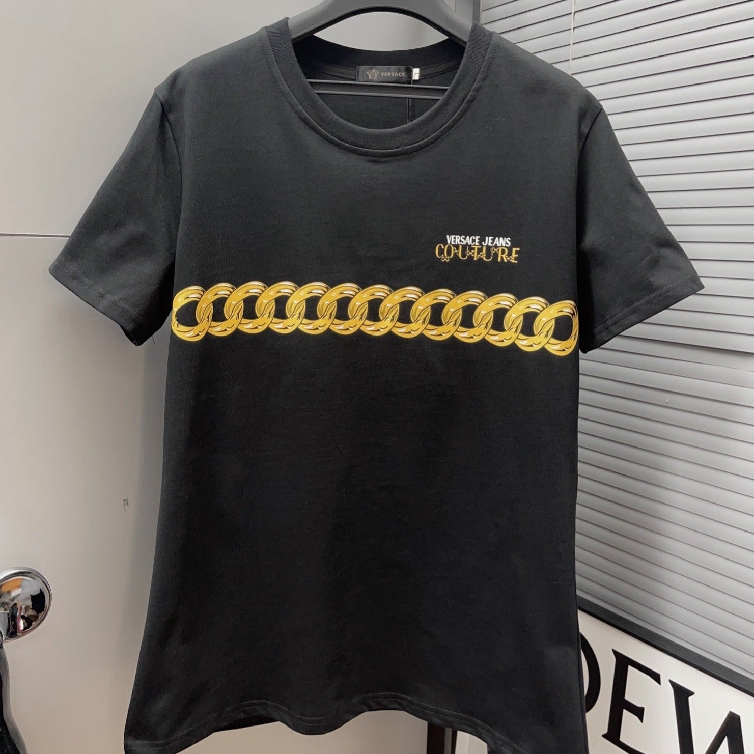 VER* 23 short-sleeved T-shirt