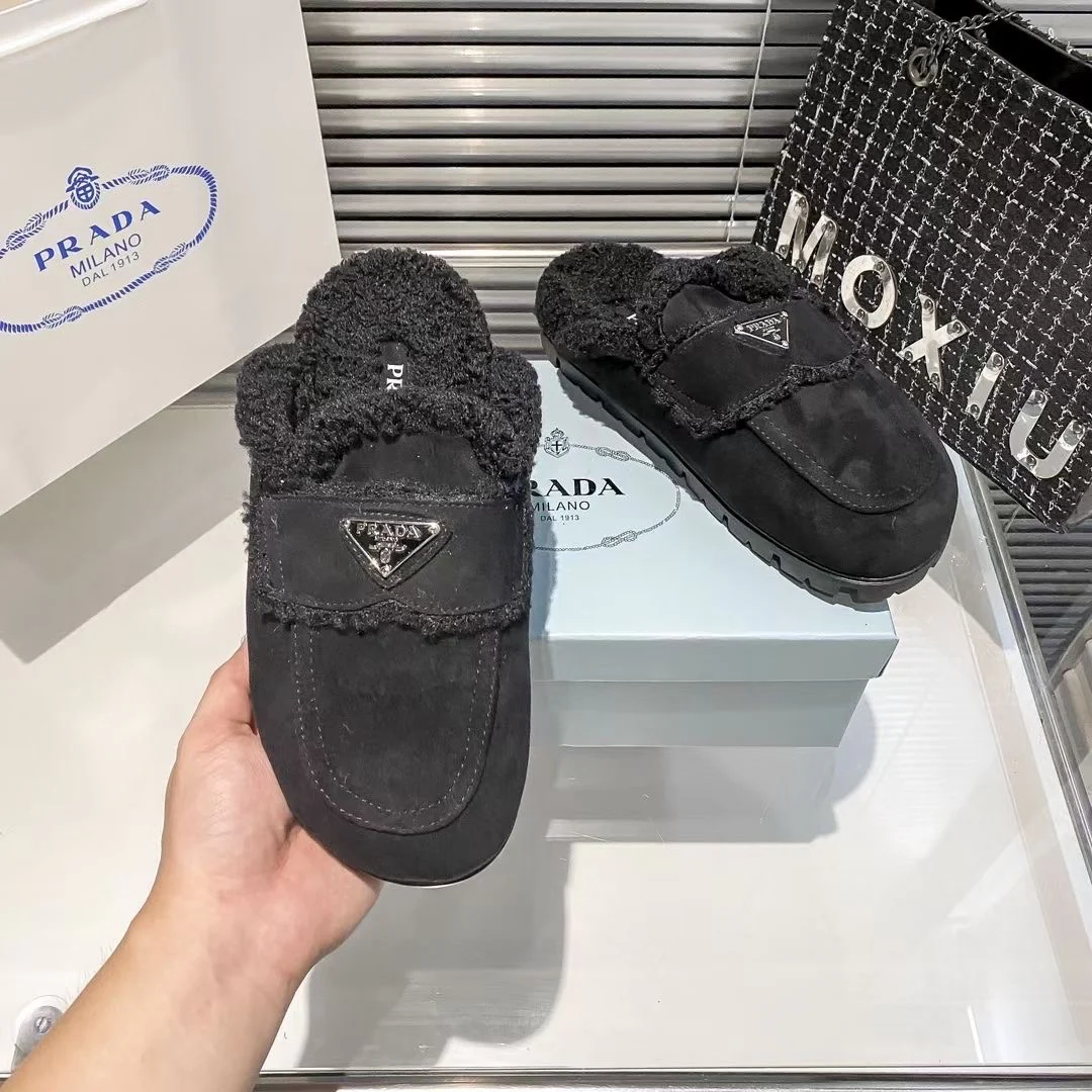 PRA* Fleece Slippers