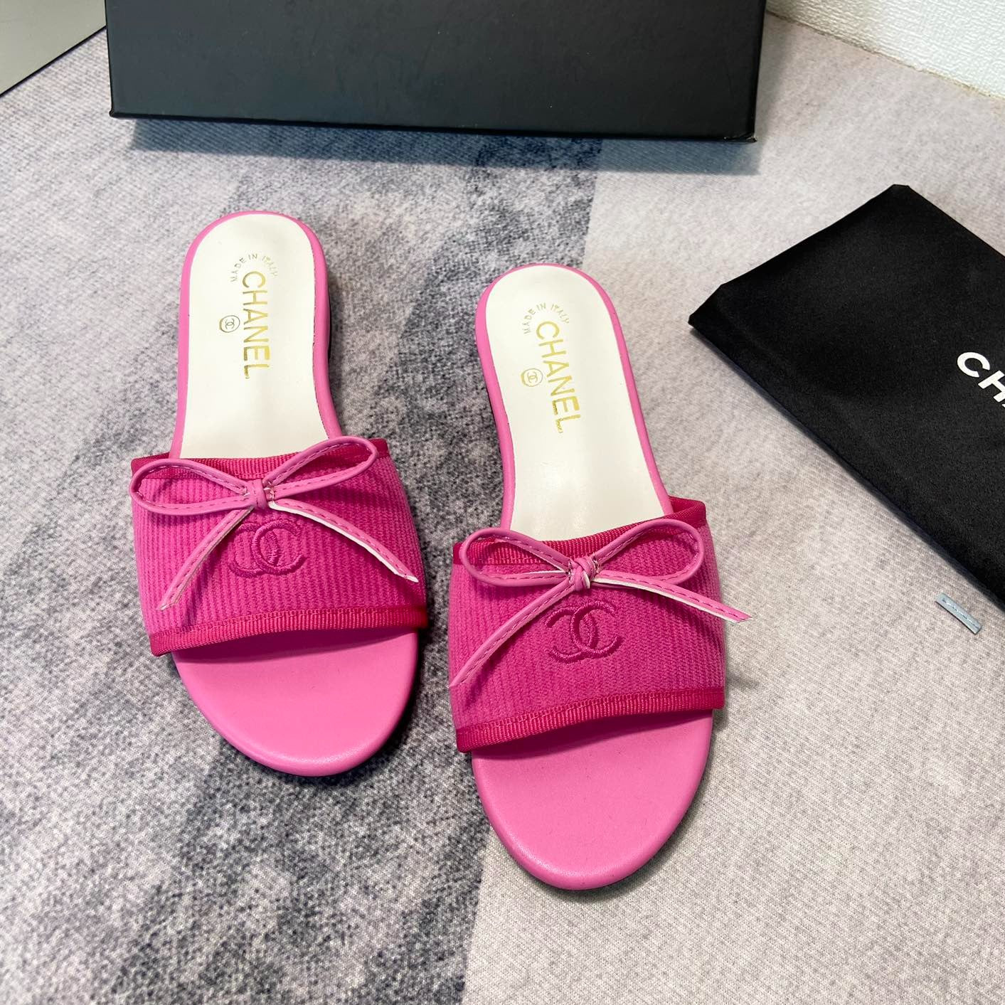 Sandals 饾悅饾悋*饾悕饾悇饾悑饾煇4s Bow Sandals