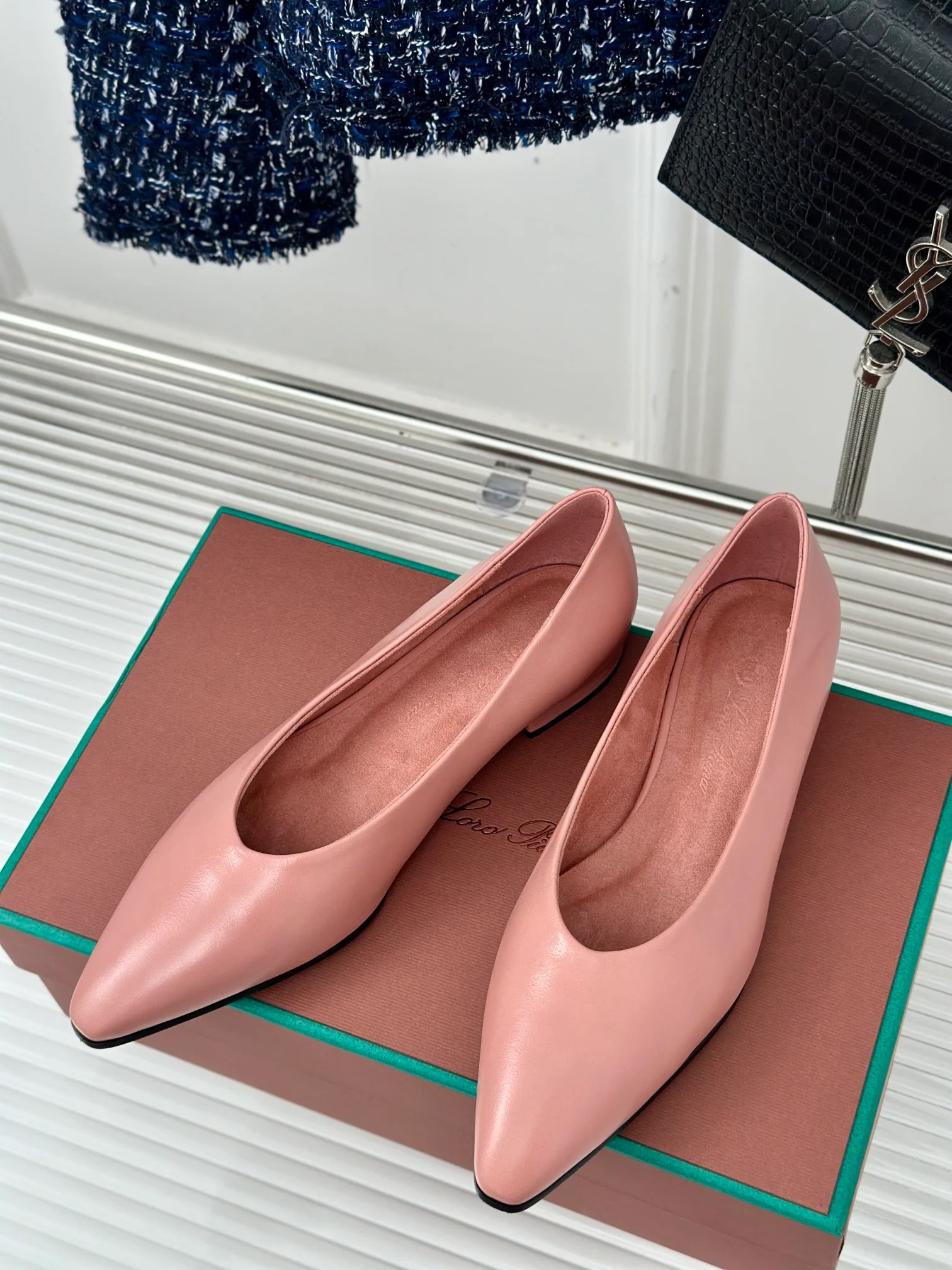 Loro Pia**/ LP 24饾悞Classic and beautiful retro witch flat shoes top quality 1:1 VIP