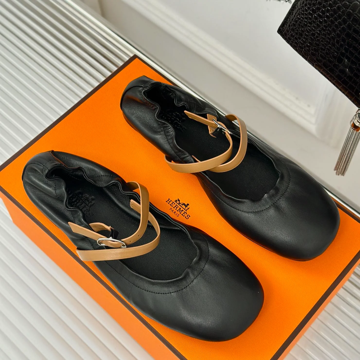 HERME* Herm猫s Spring and Summer New Classic Ballet Shoes VIP 1:1