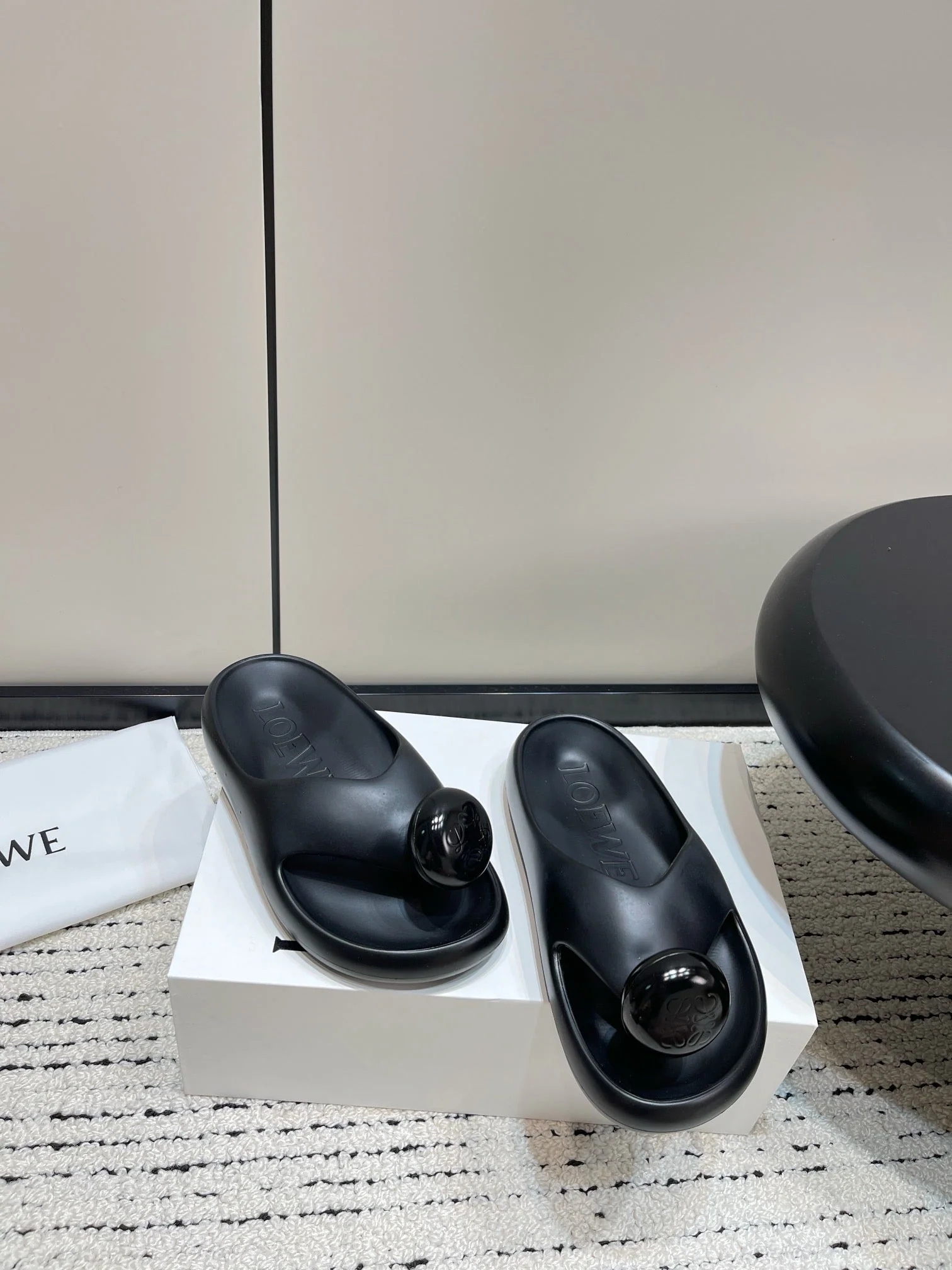 LOE** 24s spring and summer new style Ease bubble flip-flops beach shoes sandals聽 VIP聽 1锛?