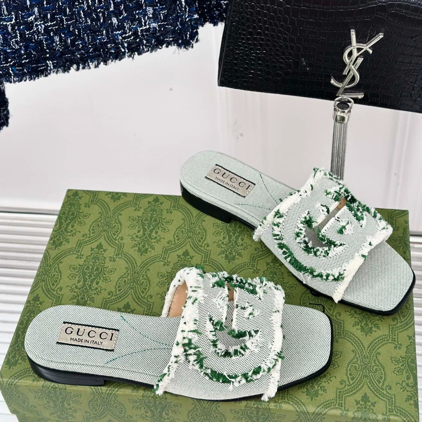 New hollow flat slippersVIP 1锛?