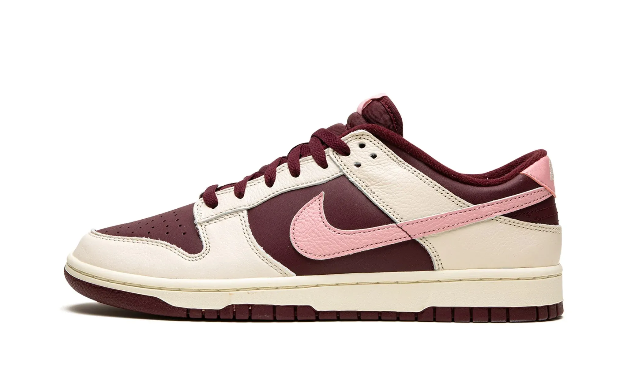NIKE DUNK LOW RETRO PRM Valentine's Day 2023 - NeoLux