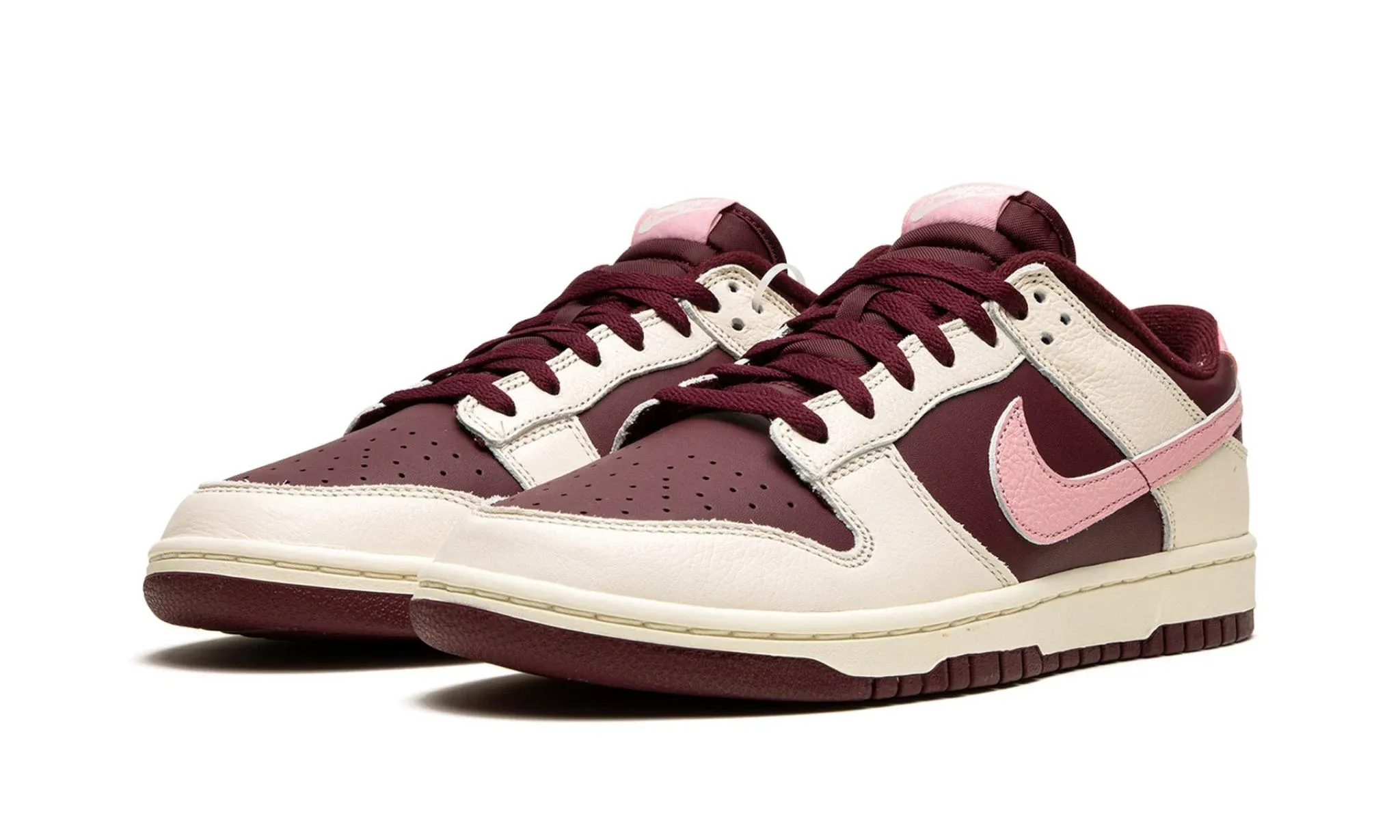 NIKE DUNK LOW RETRO PRM Valentine's Day 2023 - NeoLux