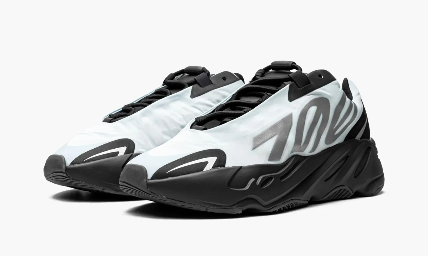 YEEZY BOOST 700 BLUE TINT - NeoLux