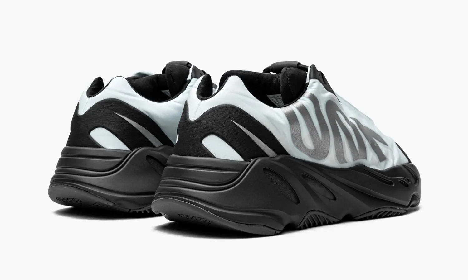 YEEZY BOOST 700 BLUE TINT - NeoLux