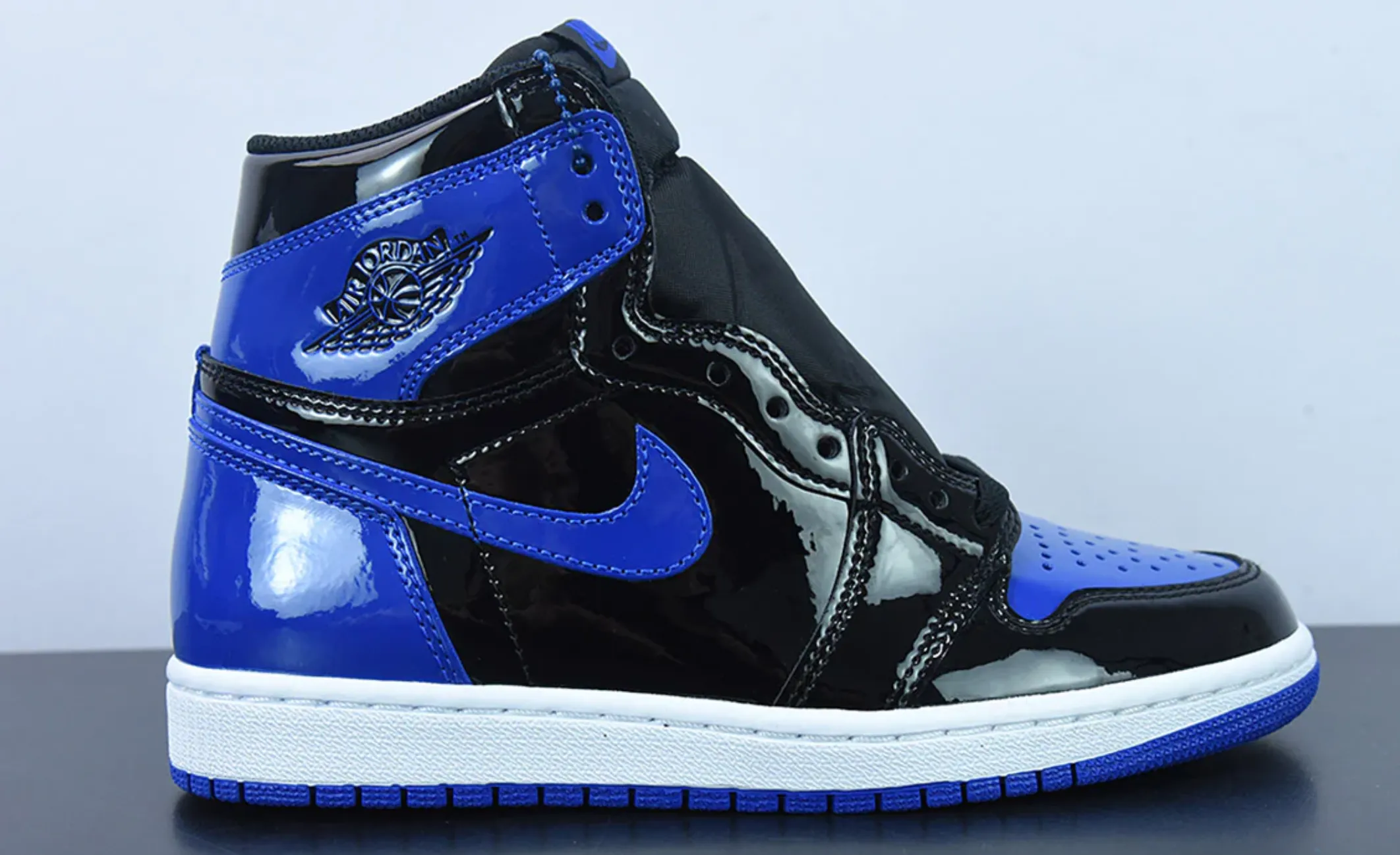 Jordan 1 High OG Patent Royal - NeoLux