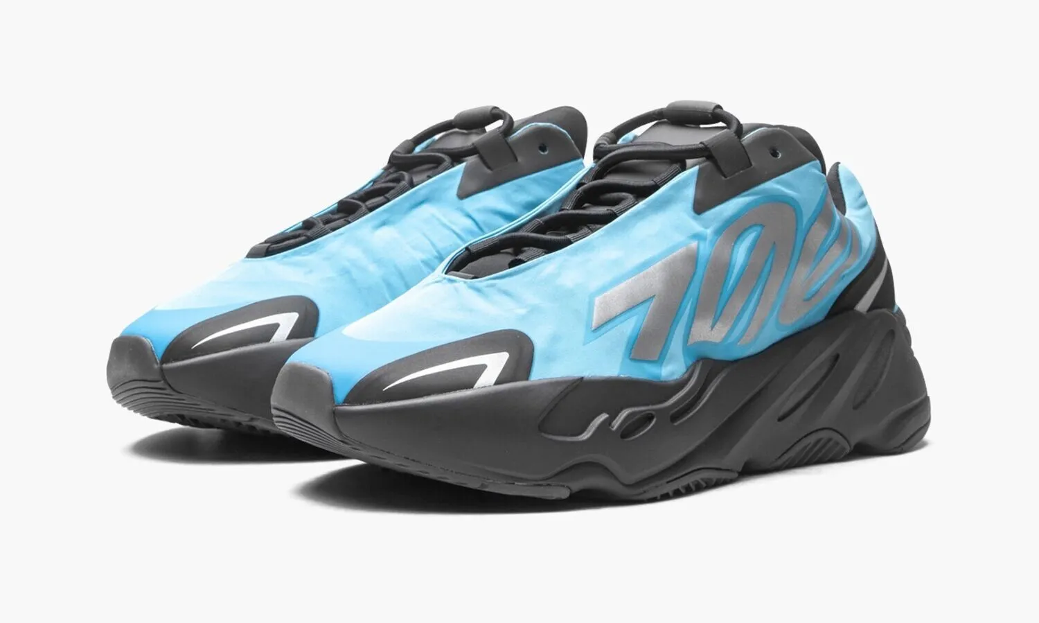 YEEZY 700 MNVN Bright Cyan - NeoLux
