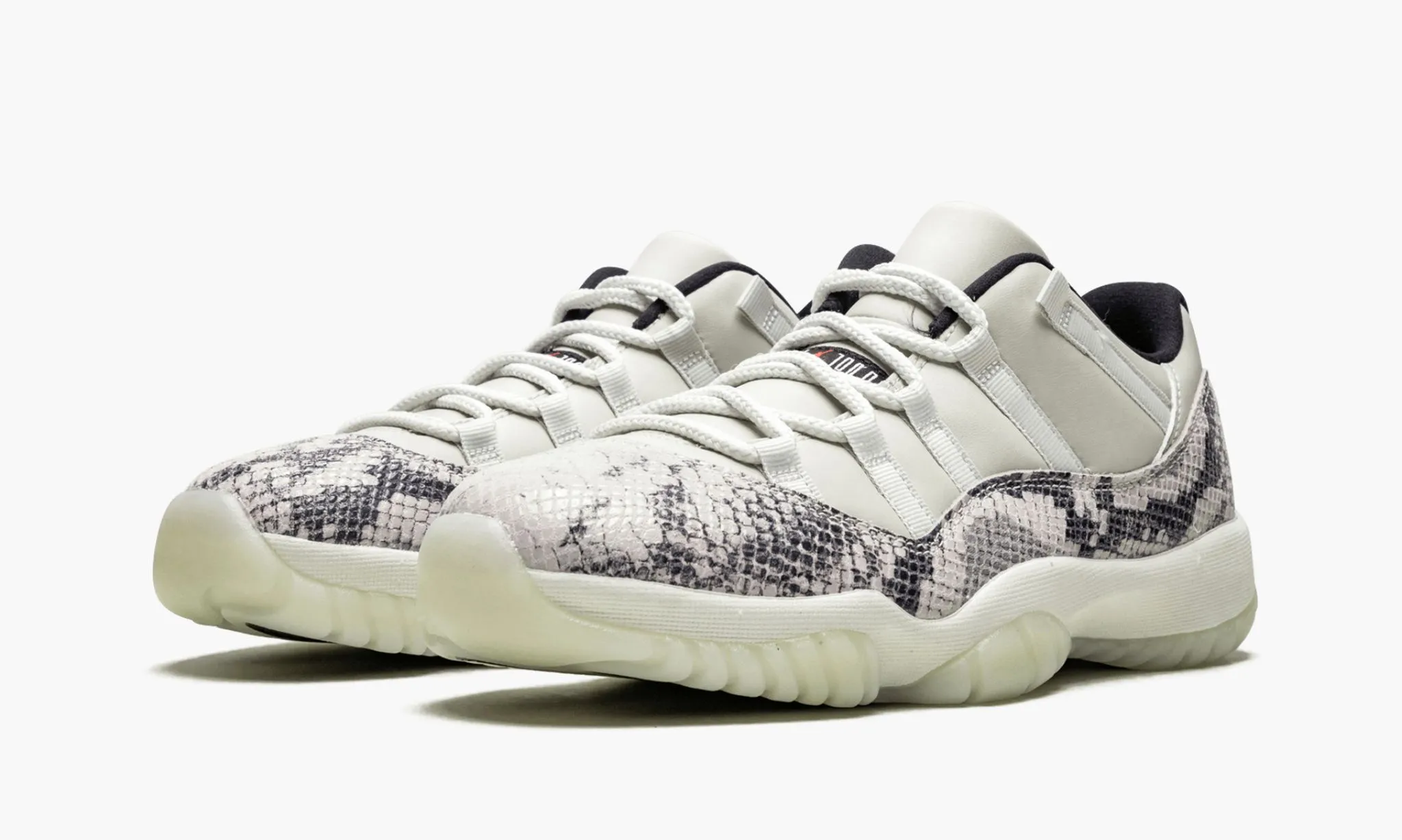 JORDAN 11 RETRO LOW Light Bone Snakeskin - NeoLux