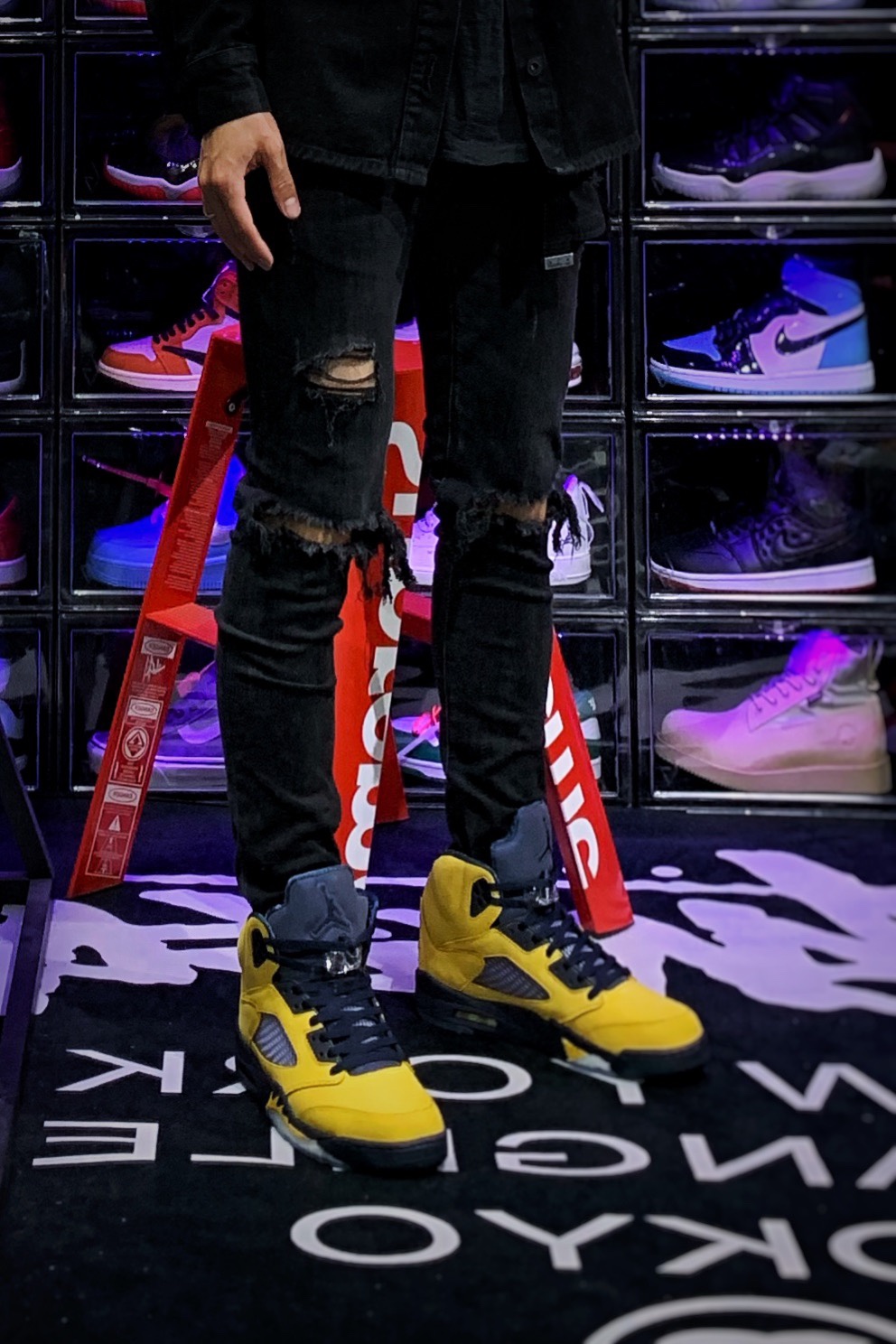 JORDAN 5 RETRO SE Michigan - NeoLux