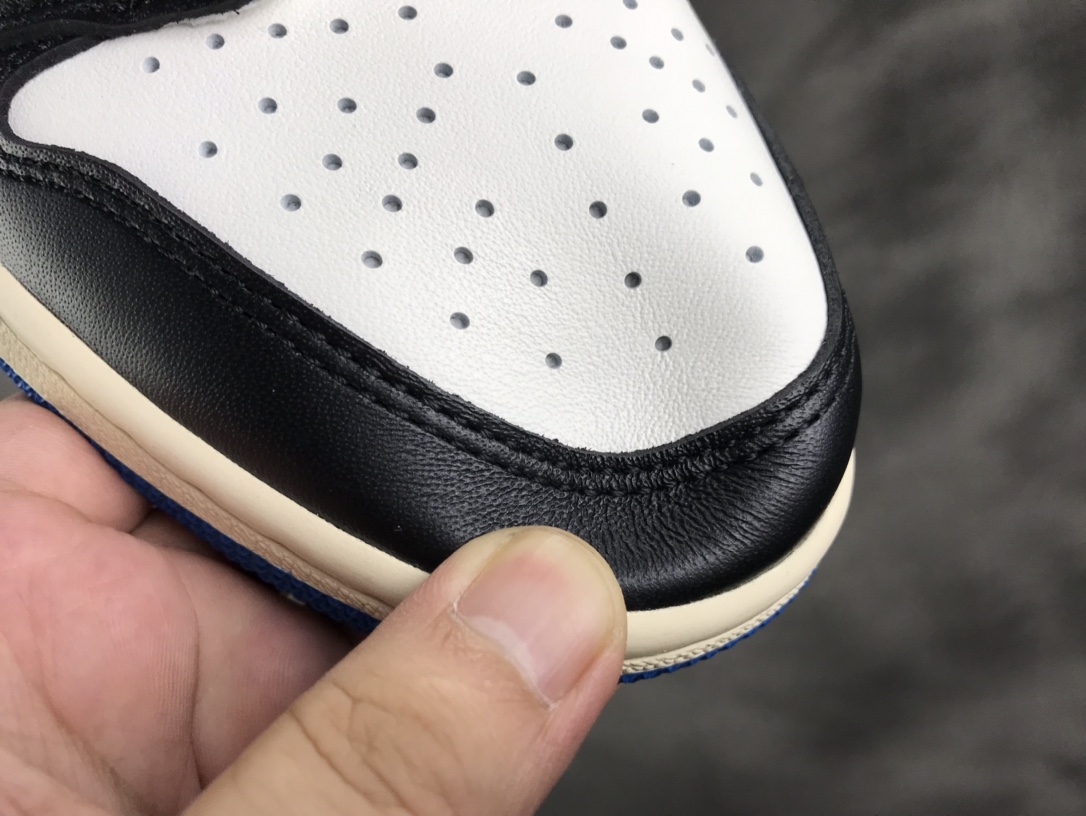 Jordan 1 Low Fragment x Travis Scott - NeoLux