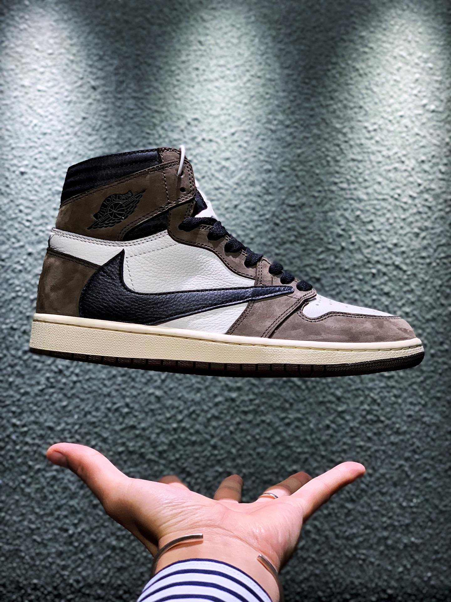 JORDAN 1 HIGH OG TS SP Travis Scott - NeoLux