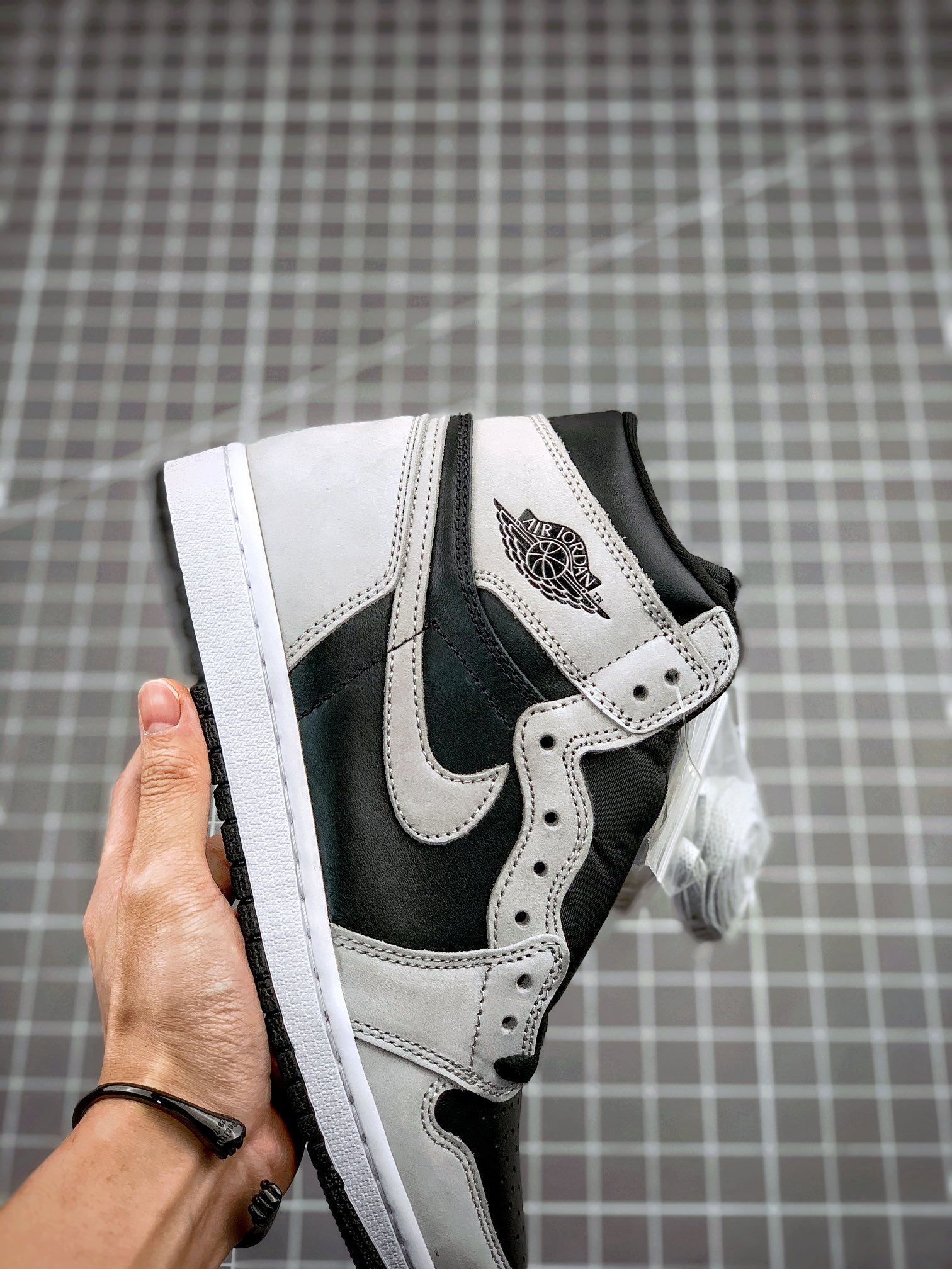JORDAN 1 HIGH OG Shadow 2.0 - NeoLux
