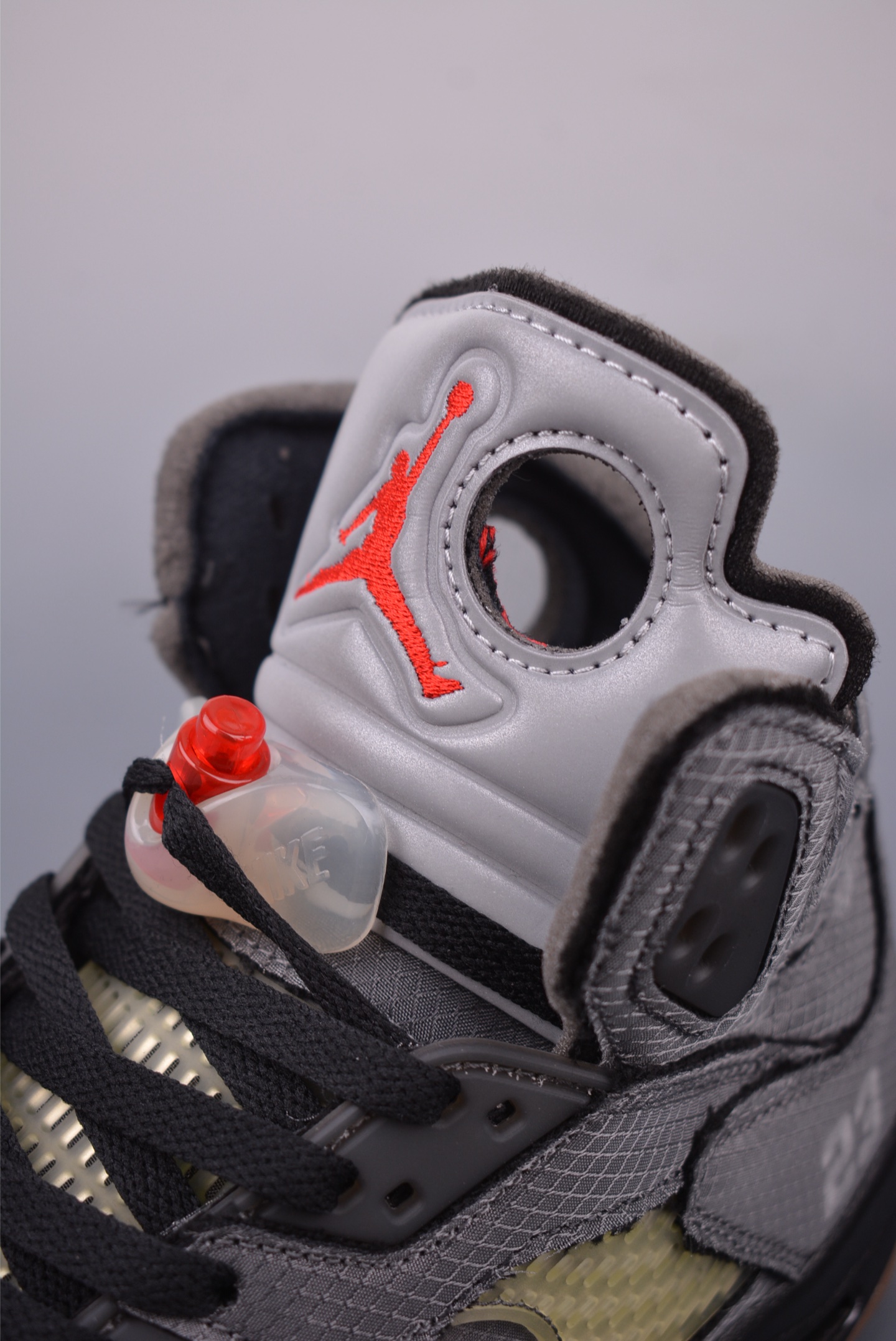 OFF-WHITE x Jordan Air Jordan 5  Retro SP - NeoLux