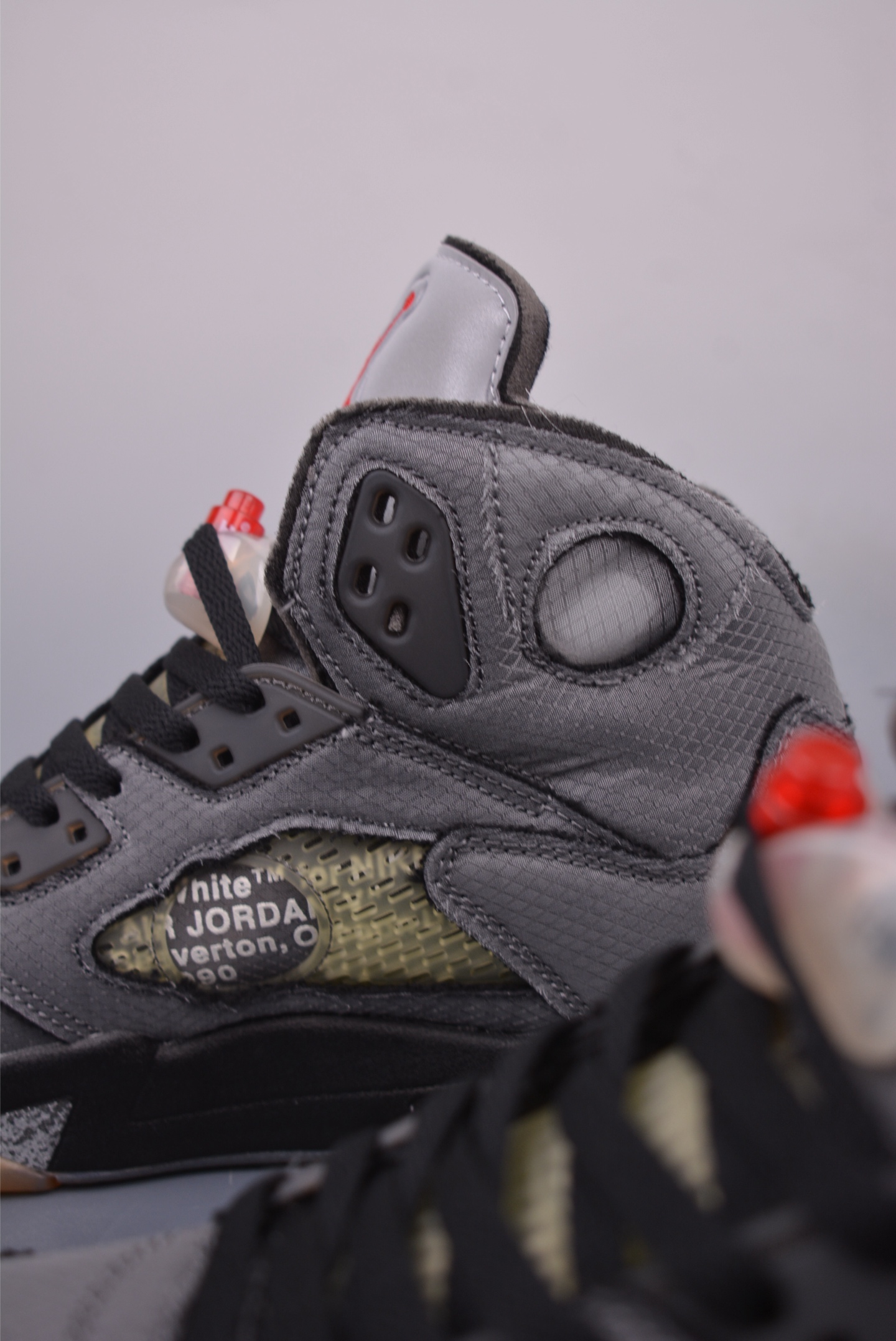 OFF-WHITE x Jordan Air Jordan 5  Retro SP - NeoLux