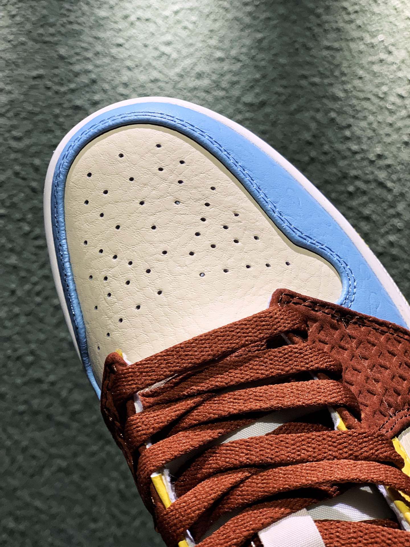 JORDAN 1 MID SE Maison Chateau Rouge Fearless - NeoLux