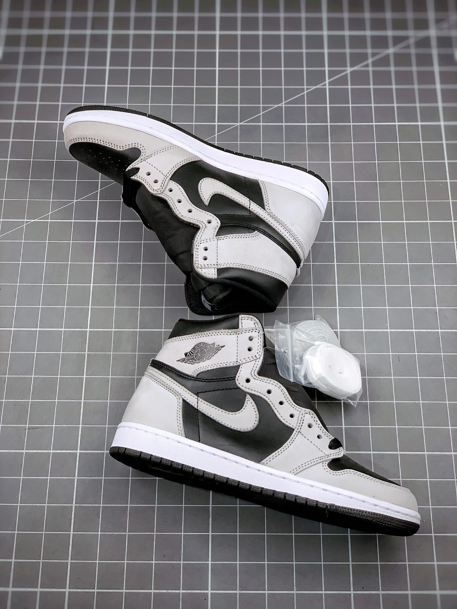 JORDAN 1 HIGH OG Shadow 2.0 - NeoLux