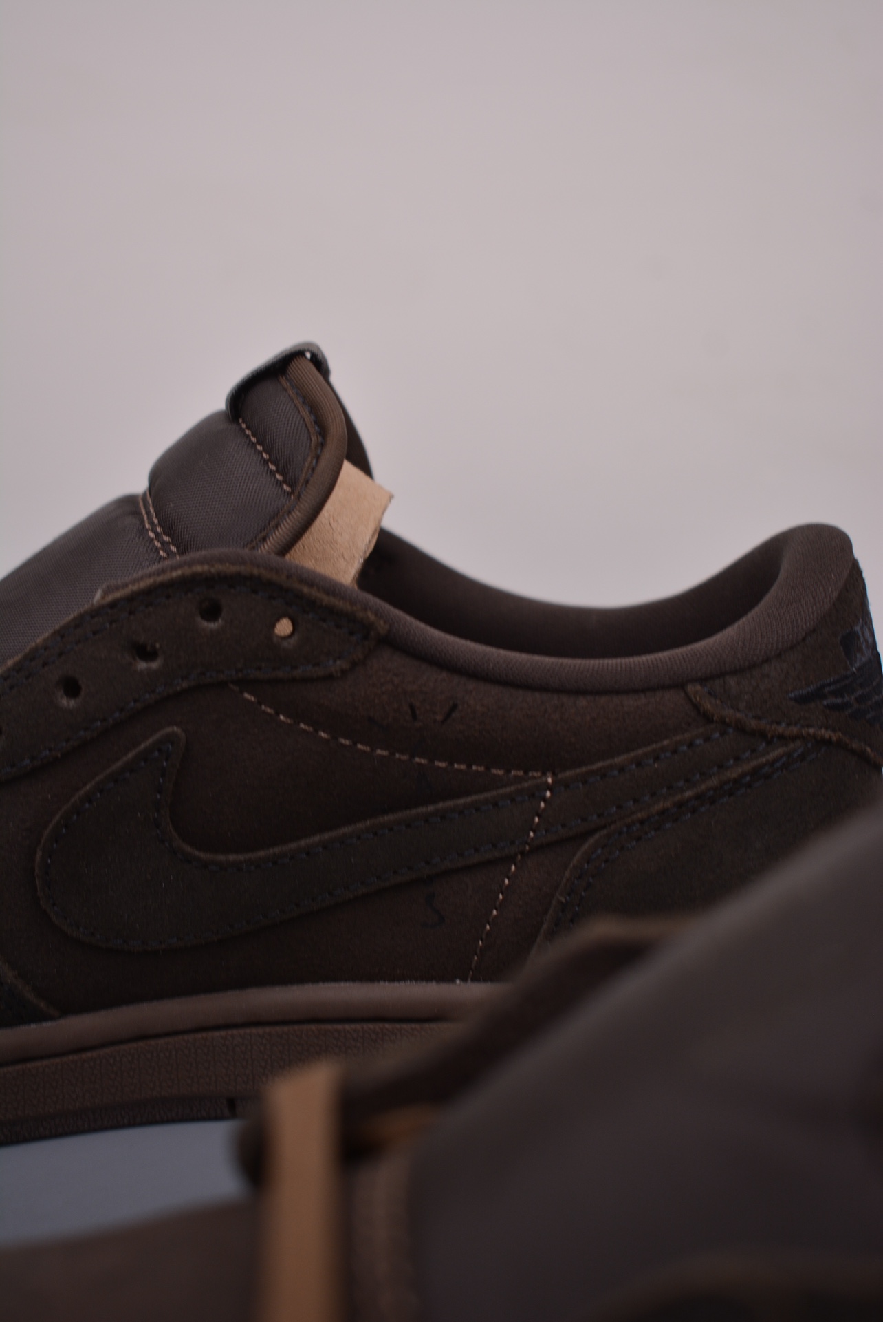 Travis Scott x Air Jordan 1 Low OG SP Velvet Brown - NeoLux