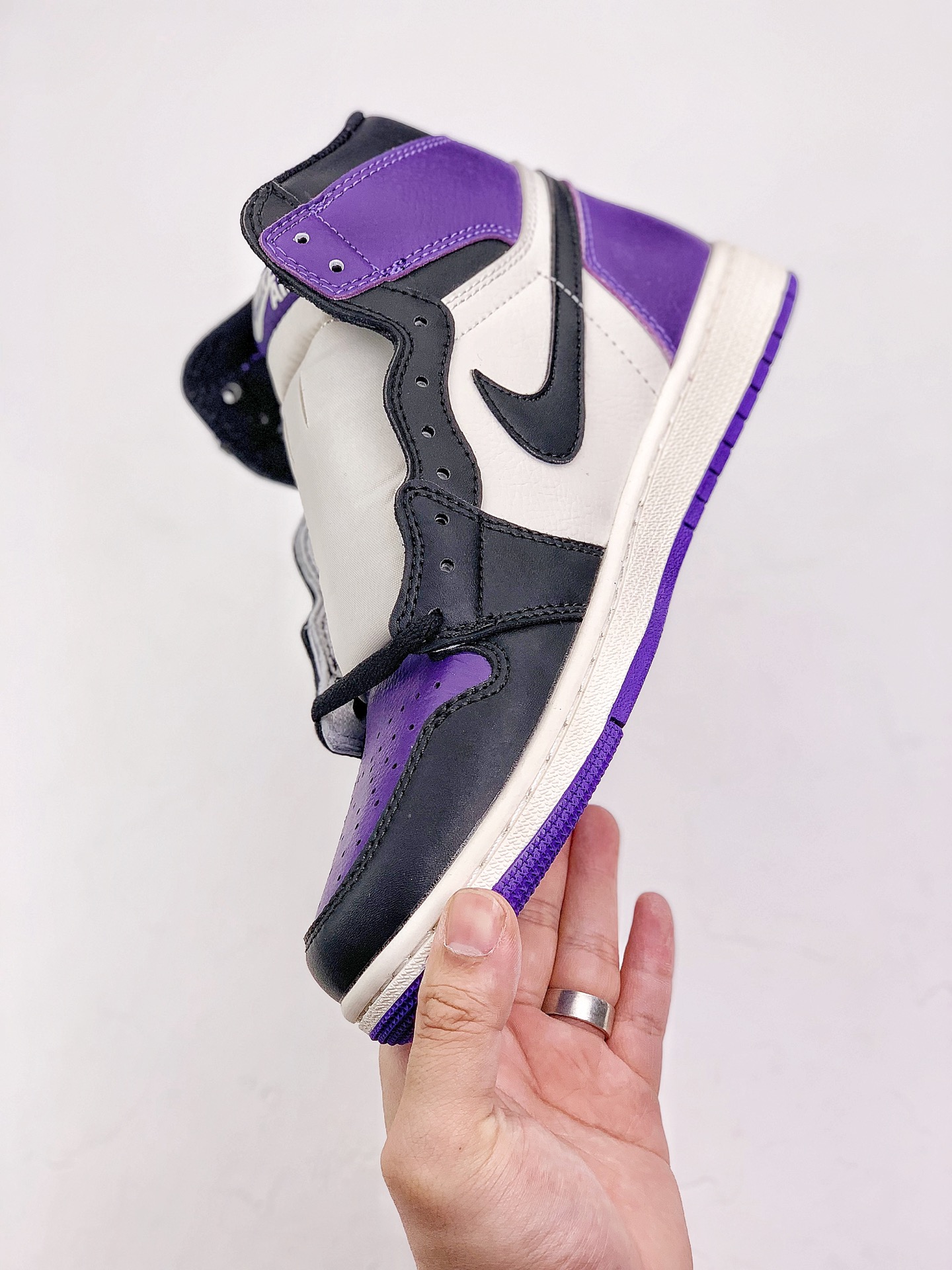 JORDAN 1 RETRO HIGH OG Royal Toe - NeoLux