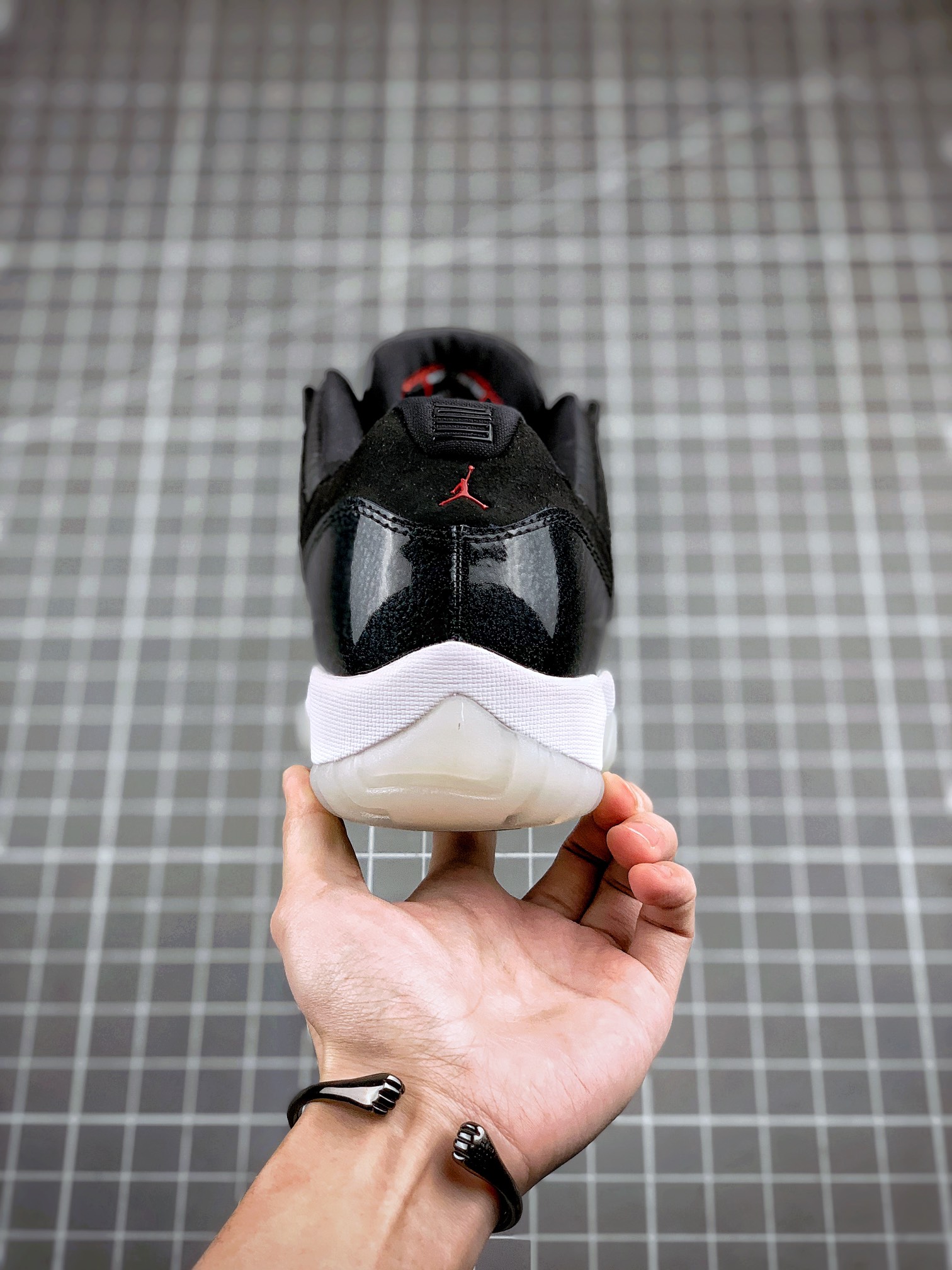 JORDAN 11 RETRO LOW 72 10 - NeoLux