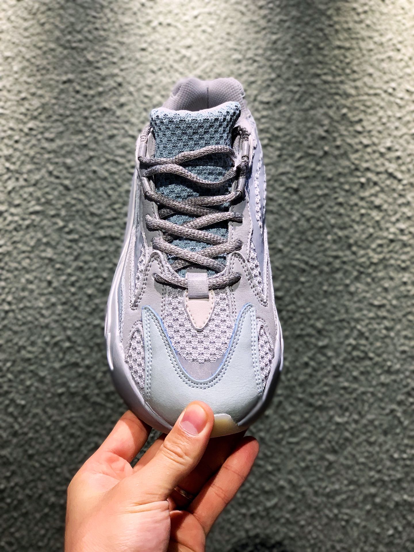 YEEZY BOOST 700 V2 Inertia - NeoLux