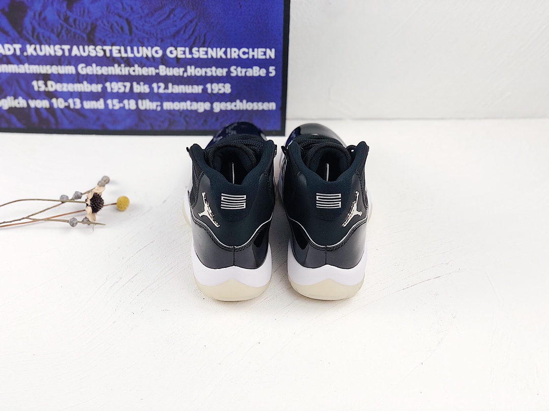 Air Jordan 11 Retro 