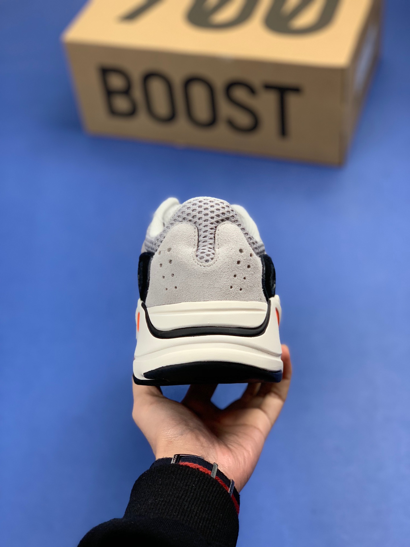 YEEZY BOOST 700 Wave Runner 2023 - NeoLux