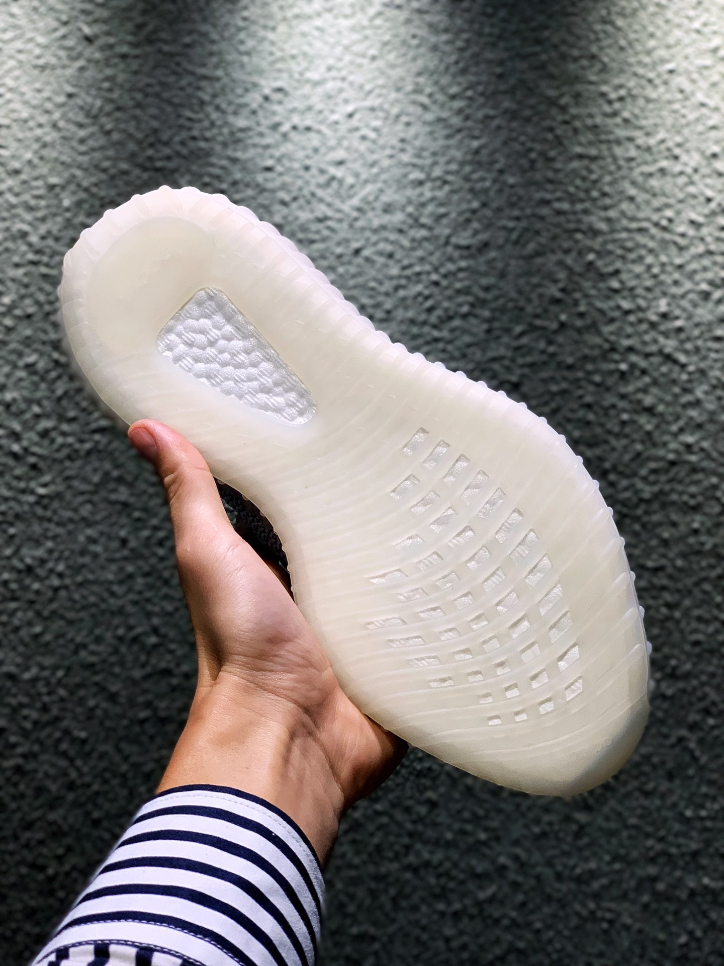 YEEZY BOOST 350 V2 REFLECTIVE Cloud White - NeoLux