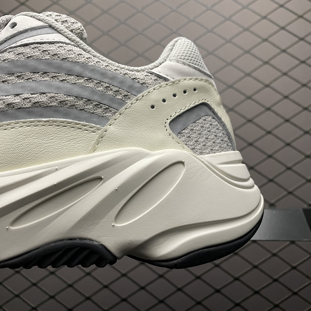 YEEZY BOOST 700 V2 Static - NeoLux