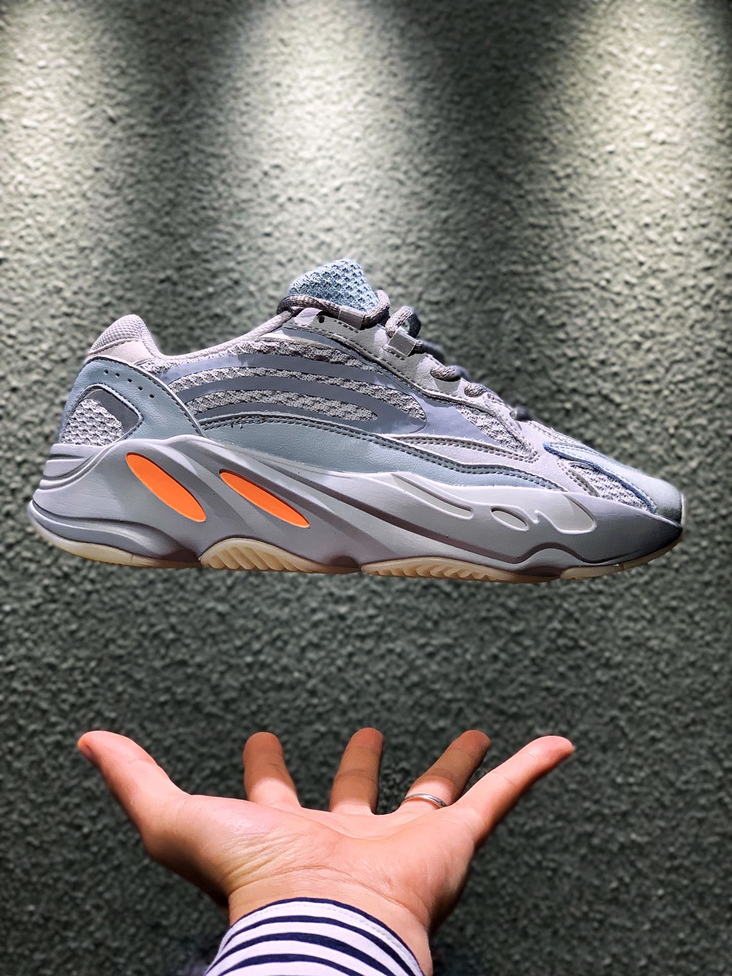 YEEZY BOOST 700 V2 Inertia - NeoLux