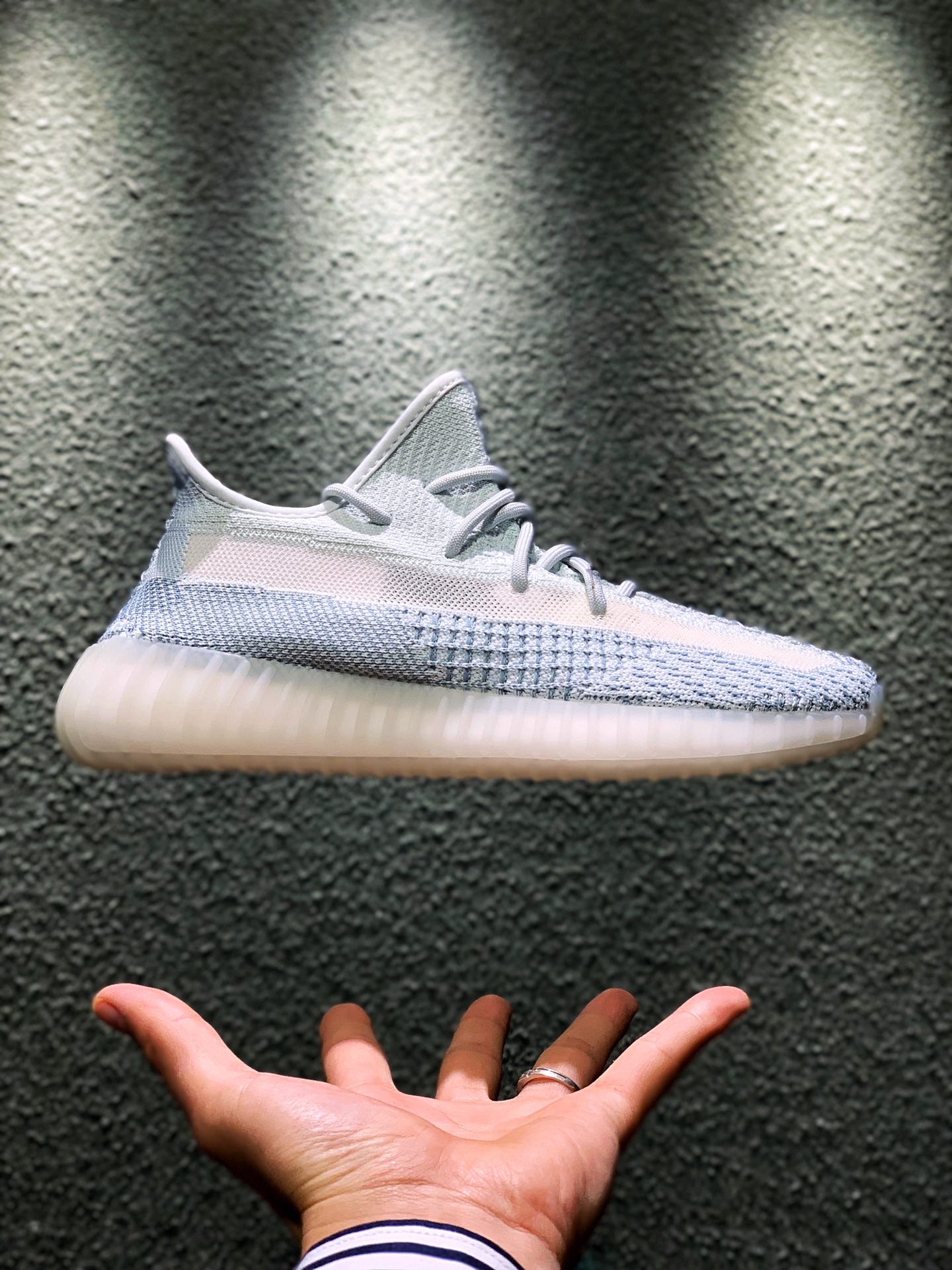 YEEZY BOOST 350 V2 REFLECTIVE Cloud White - NeoLux