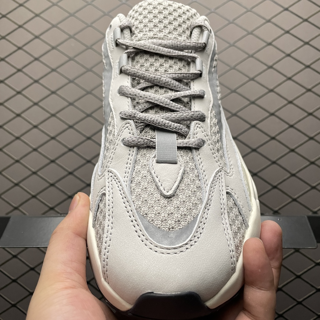 YEEZY BOOST 700 V2 Static - NeoLux