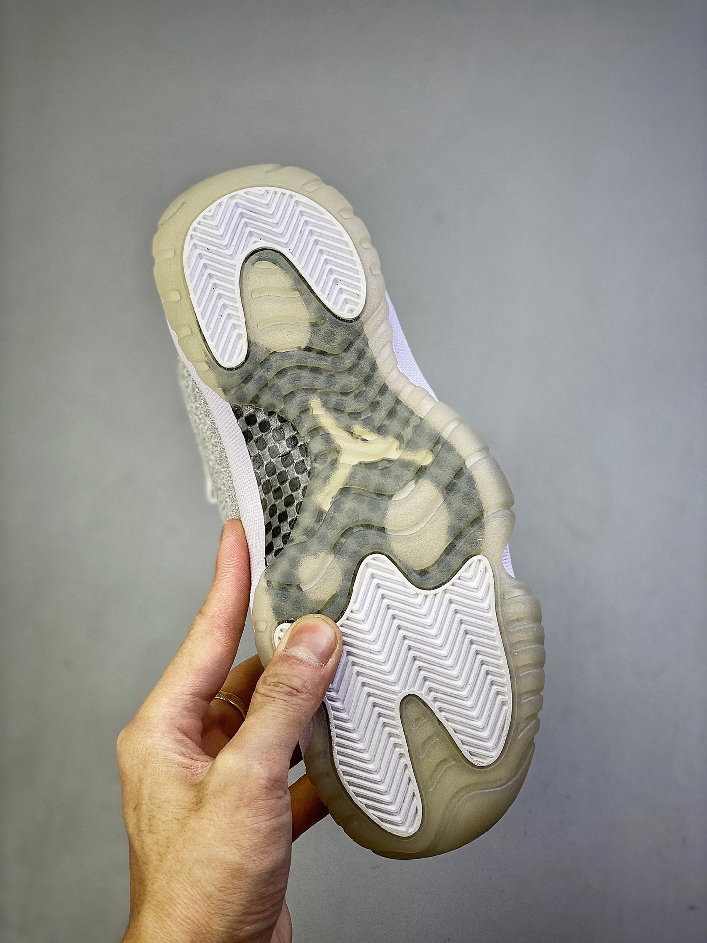 Air Jordan 11 WMNS “Metallic Silver” – AJ11 “Star Dust” - NeoLux