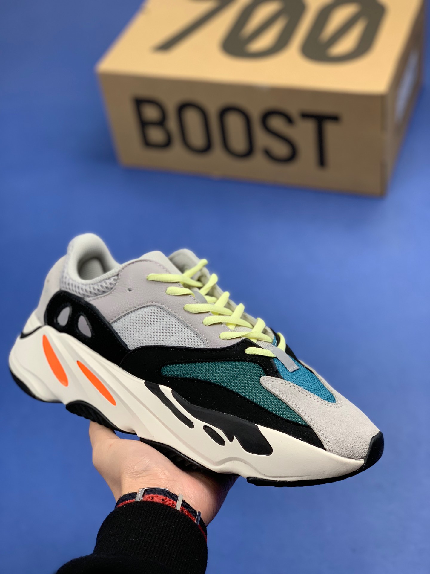 YEEZY BOOST 700 Wave Runner 2023 - NeoLux