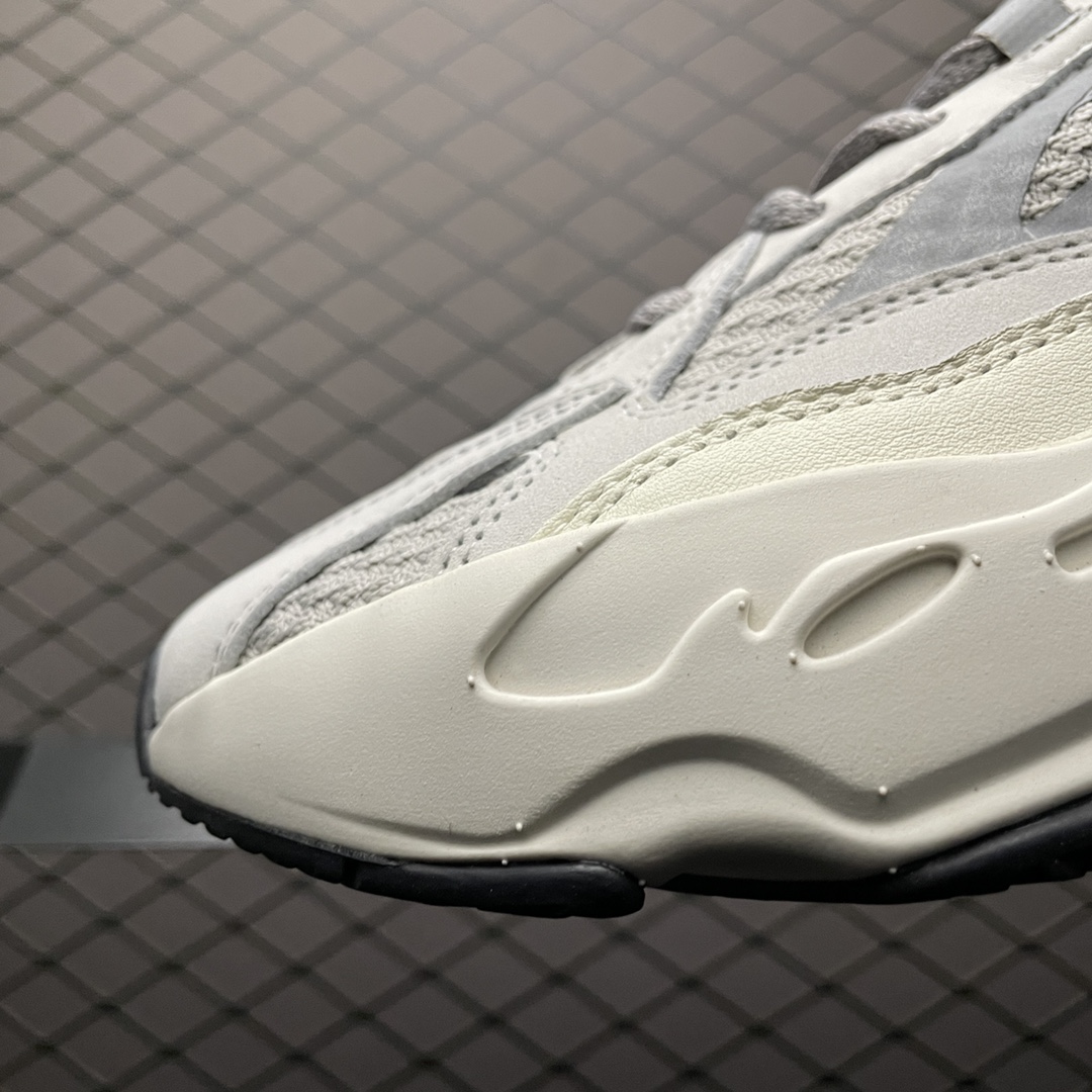 YEEZY BOOST 700 V2 Static - NeoLux