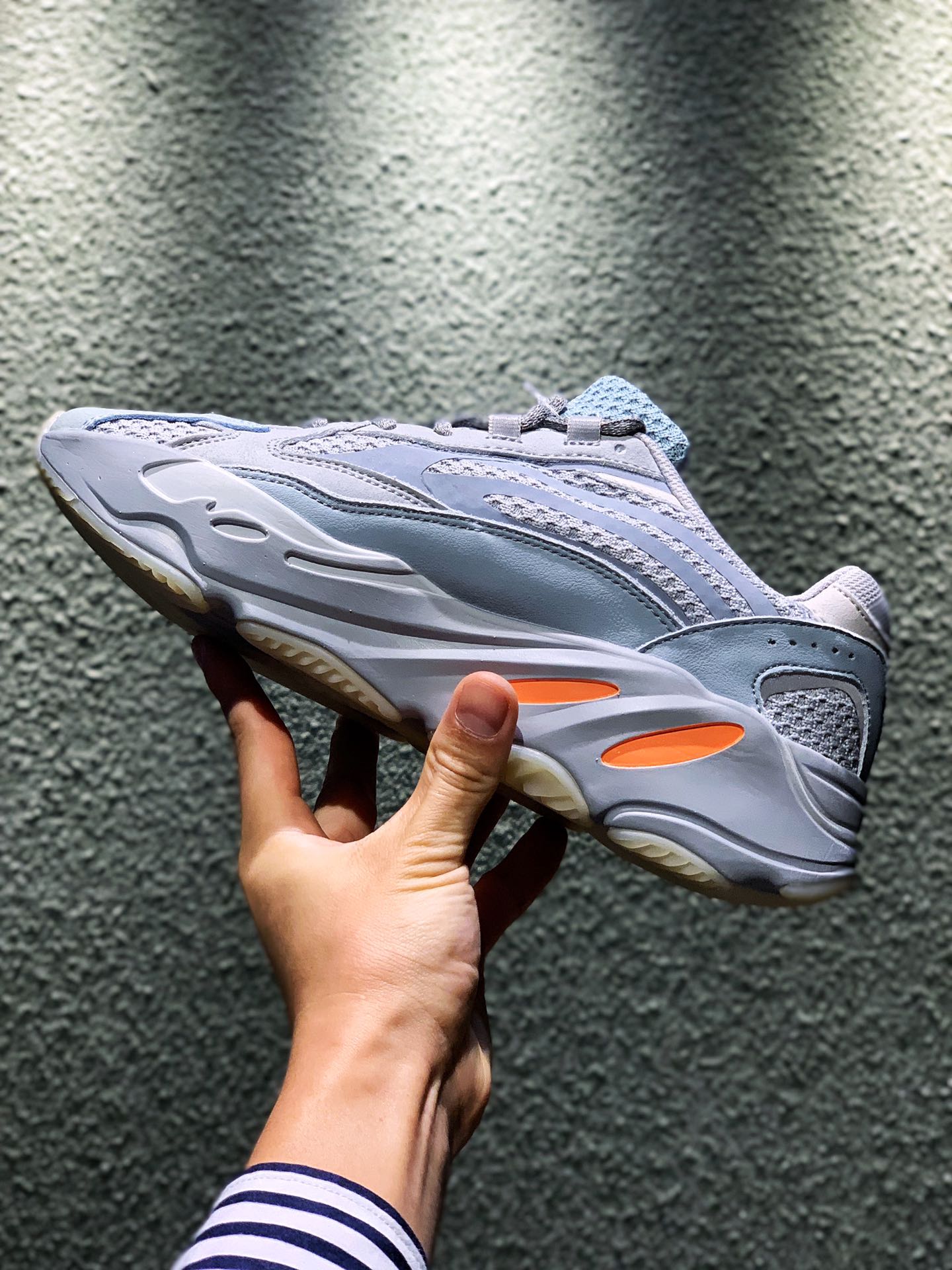 YEEZY BOOST 700 V2 Inertia - NeoLux